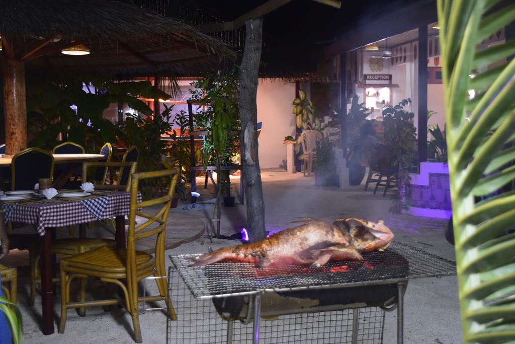 Alvi Star Inn Thulhaadhoo エクステリア 写真