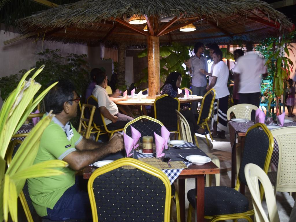 Alvi Star Inn Thulhaadhoo エクステリア 写真