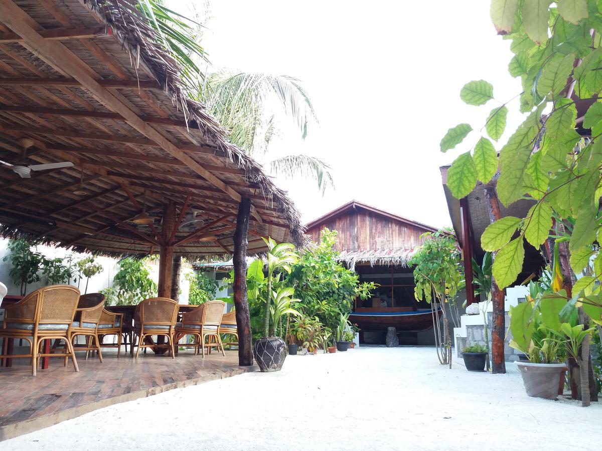 Alvi Star Inn Thulhaadhoo エクステリア 写真