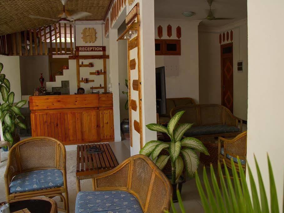 Alvi Star Inn Thulhaadhoo エクステリア 写真