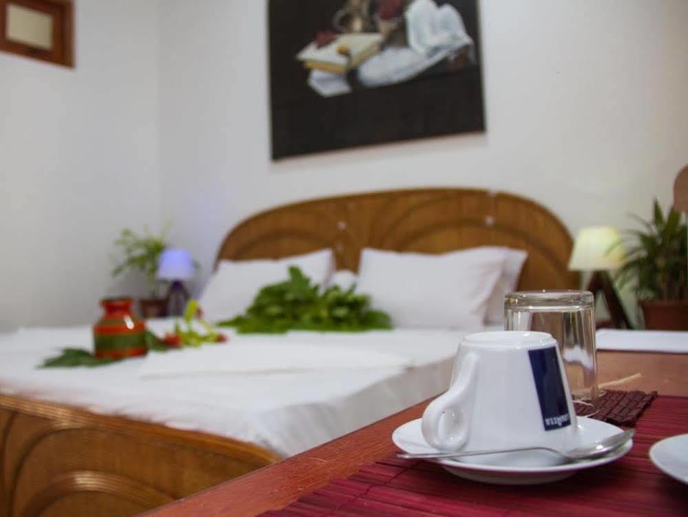 Alvi Star Inn Thulhaadhoo エクステリア 写真